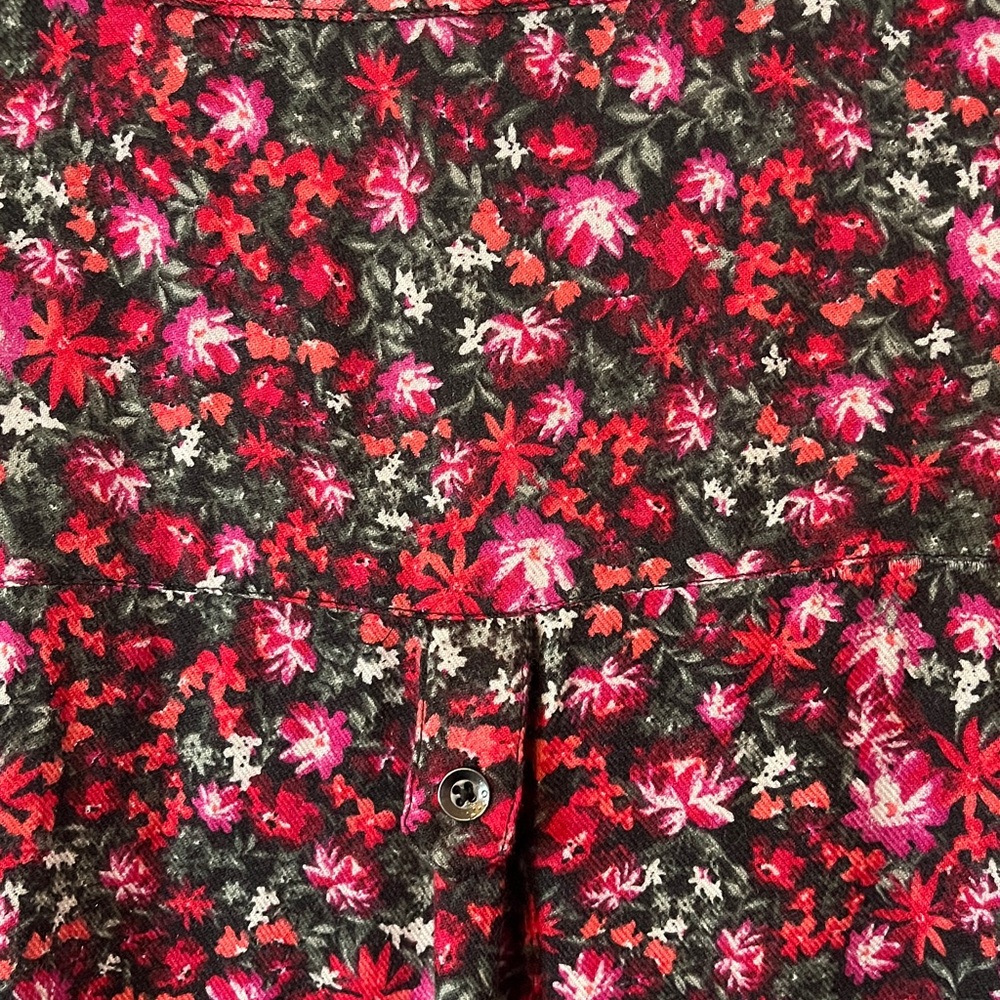 NWT Torrid Harper Top Black/ Red Floral Convertible Sleeve Sz 5 - Picture 7 of 13